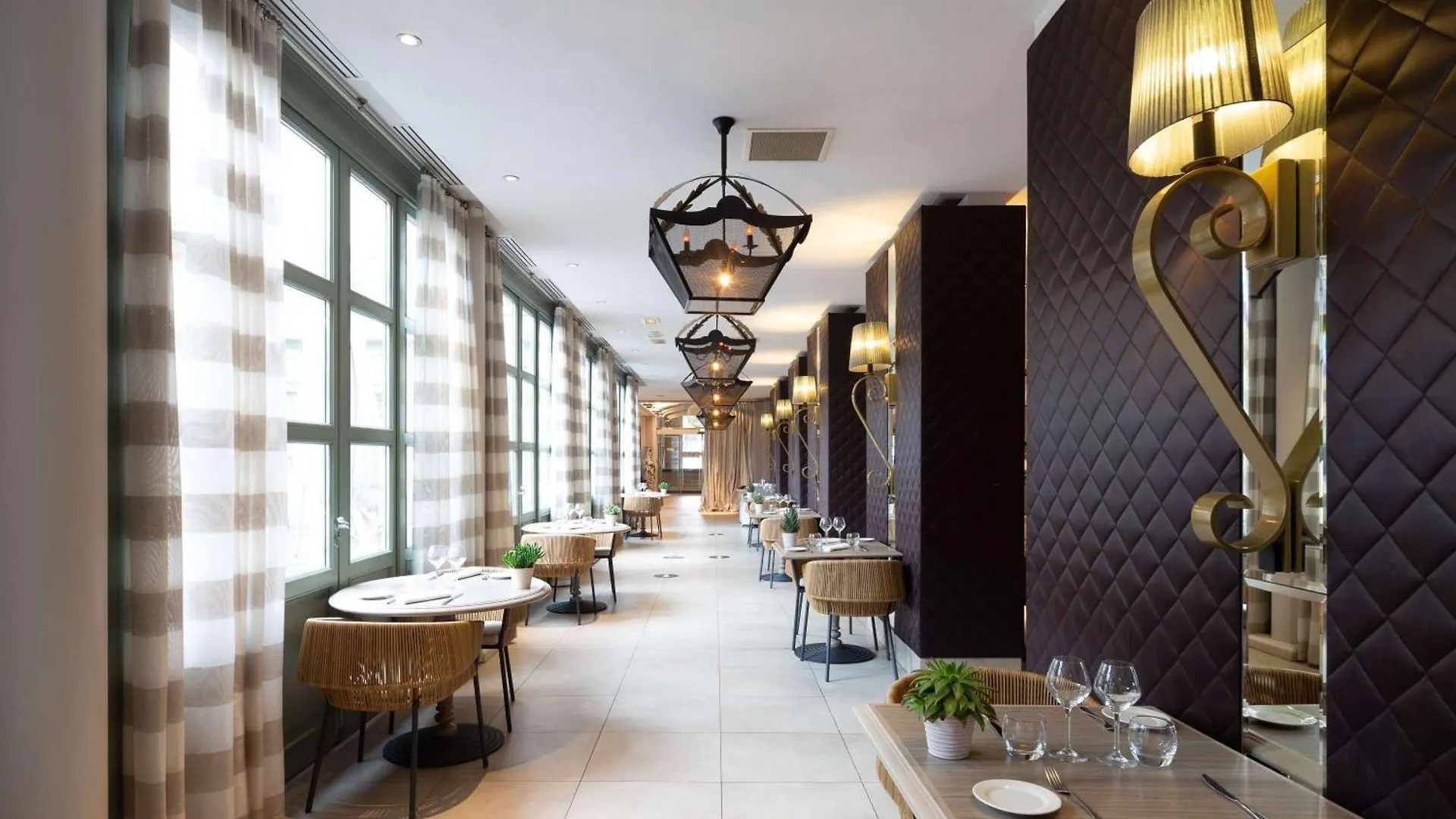 Grand Hotel Roi Rene Aix - Mgallery Collection Aix-en-Provence 4*,  France